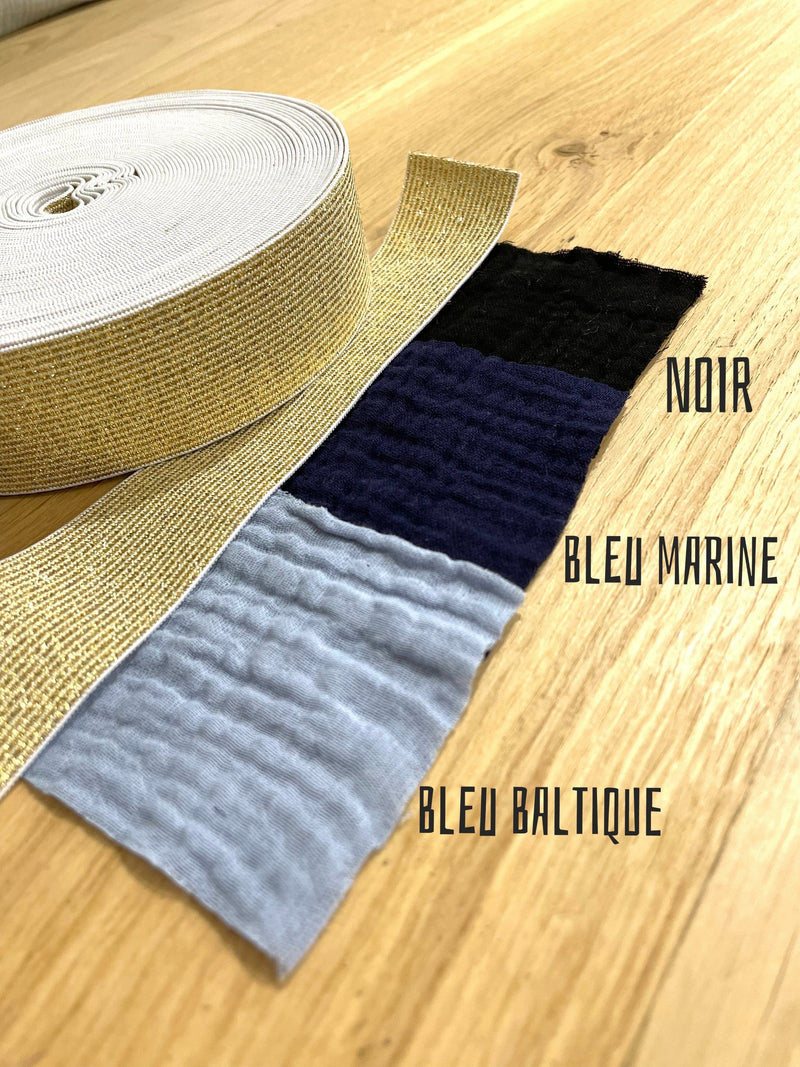 Coloris Bleu balthique, Bleu marine, Noir pour foulard à glisser dans la poche d'un costume en double gaze de coton certifié Oeko tex 